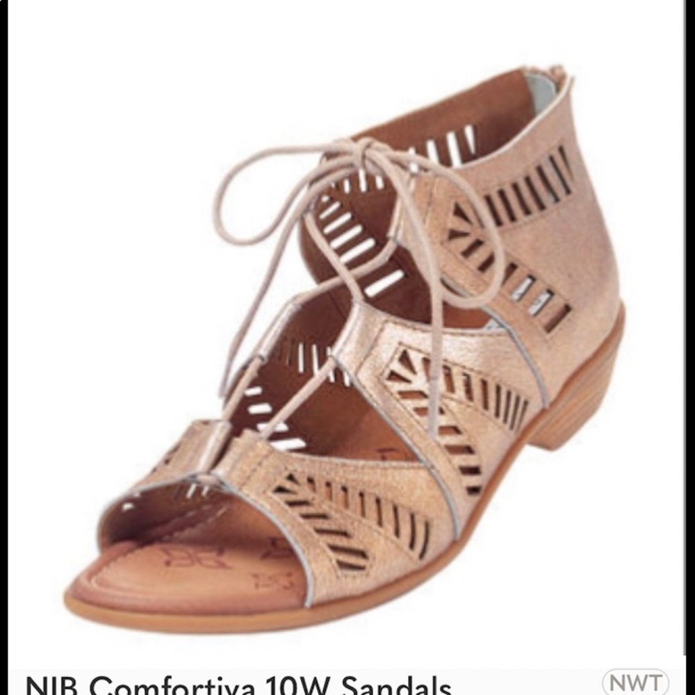Comfortiva 10W sandals